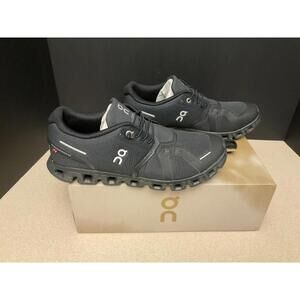 New! Womens ON Running Cloud 5 All Black Running Shoes. Size 9. Nice Shoes!